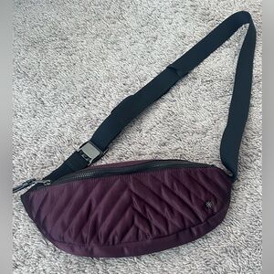ATHLETA Kinetic Shine CROSS BODY FANNY PACK